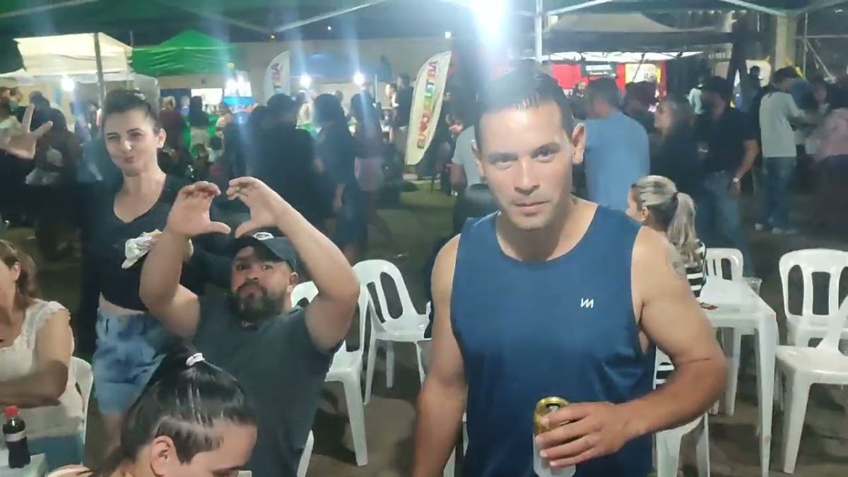 FEIRA NOTURNA DE JUQUITIBA LOTADA FEIRA NOTURNA DE JUQUITIBA LOTADA
