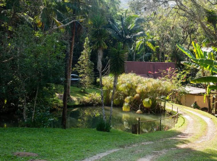 Chalé Suíço em Juquitiba muito aconchegante, romântico em meio à natureza.