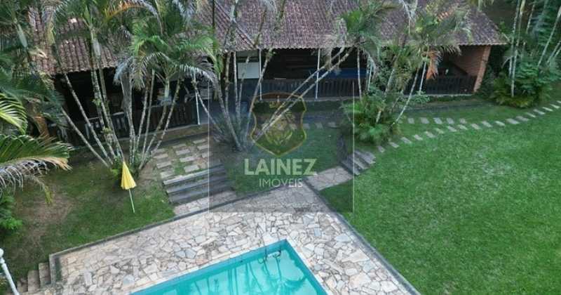 Sítio Exclusivo em Juquitiba: 38.112 m² com Bar Vintage e Lazer Completo